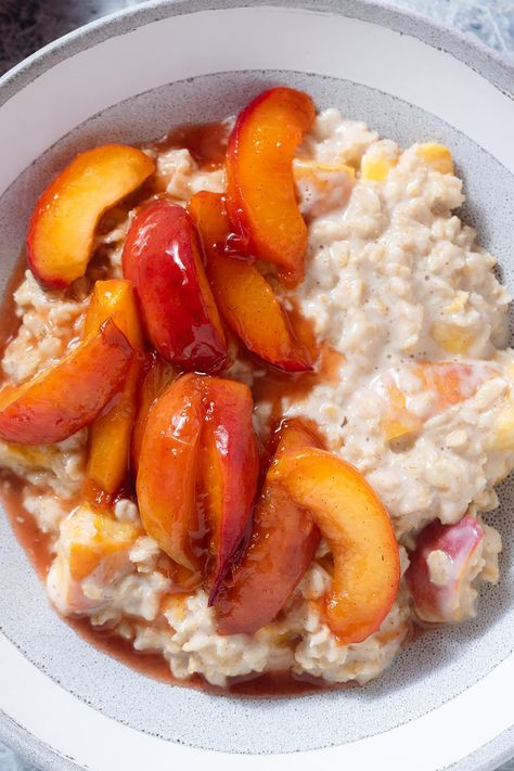 Peach Baked Oatmeal, Peach Oatmeal, Caramelized Peaches, Maple Oatmeal, French Toast Waffles, Breakfast Photography, Make Top, French Toast Breakfast, Oatmeal Bowls