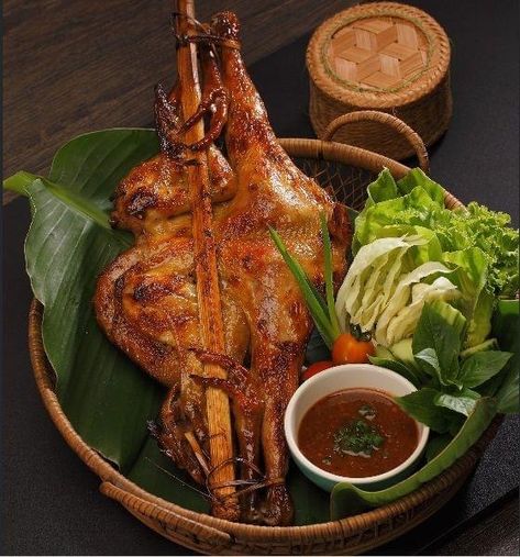 Gai Yang, Tunik Linen, Asian Herbs, Thai Recipes Authentic, Lao Food, Barbecue Chicken Recipe, Best Asian Recipes, Chinese Chicken Recipes, Cultural Food