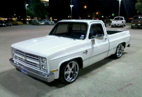 FS : 1985 Chevrolet Silverado SWB | GMC Truck Forum 1985 Chevy C10, 1985 Chevy Truck, 85 Chevy Truck, Truck Paint Jobs, 87 Chevy Truck, Trucks Chevy, Vw Mk1, Dropped Trucks, Lowered Trucks