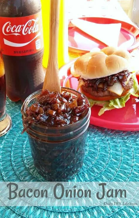 Bacon Onion Jam Recipe, Jam Desserts, Jam Burger, Onion Jam Recipe, Bacon Onion Jam, Bacon Jam Recipe, Jam Recipes Homemade, Onion Jam, Burger Toppings