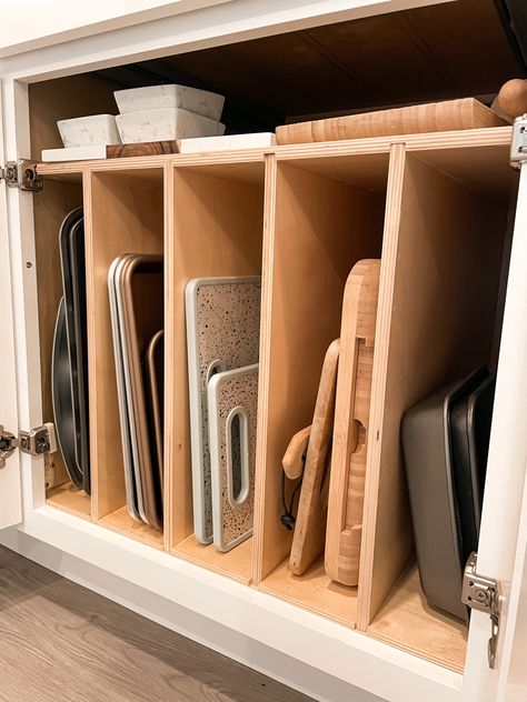 Home Storage Ideas, Diy Storage Ideas, Storage Ideas For Small Spaces, Kitchen Layout Plans, Organized Kitchen, Kabinet Dapur, Kitchen Organisation, Kitchen Pantry Design, Kitchen Drawer Organization