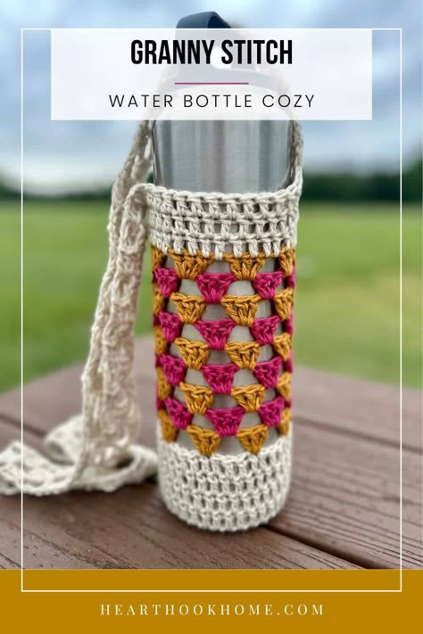 The Granny Stitch makes an EXCELLENT water bottle cozy! Make one using this free crochet pattern in your favorite colors. Bottle Cozy Crochet Pattern, Stitch Water Bottle, Water Bottle Cozy, Yarn Projects Crochet, Crochet Granny Stitch, Crochet Water Bottle, Bottle Cozy, Crochet Water Bottle Holder, One Skein Crochet