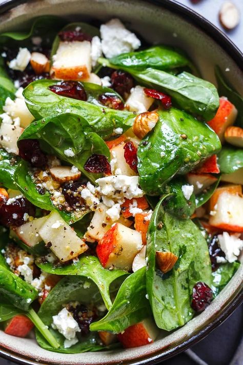 Healthy Spinach Salad, Feta Salad Recipe, Salad Kale, Spinach Salad Recipes, Chinese Dumplings, Cloud Bread, Salad Recipes For Dinner, Best Salad Recipes, Feta Salad