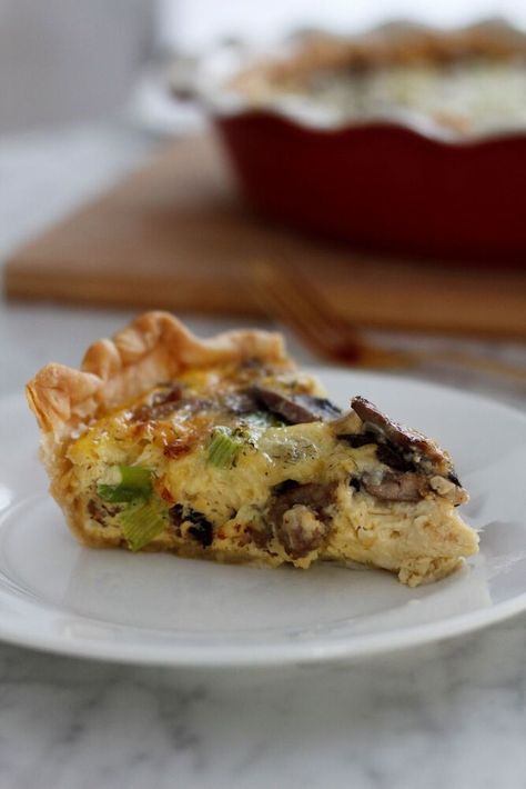 Breakfast is definitely my favorite meal of the day. And I especially enjoy the weekends when I have more time to whip up something special. This Sausage and Mushroom Quiche is just one of several quiches we enjoy. When I have the time I will usually make this quiche with a homemade crust, but if not, a store-bought one will do just fine. The rest of the ingredients in this quiche is pretty standard, except fresh dill, which is something totally optional but I think it pairs well with… Skillet Quiche, Asparagus Quiche Recipes, Berry Bread Pudding, Homemade Easy Recipes, Mushroom Asparagus, Vegetarian Breakfasts, Sausage Mushroom, Sausage Quiche, Yummy Waffles