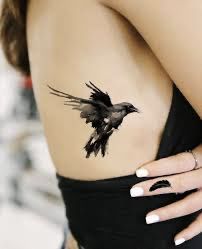 Tattoo Ideas Raven, Raven Tatoos Woman, Raven Hand Tattoo, Raven Wings Tattoo, The Raven Tattoo, A Bird Tattoo, Black Crow Tattoos, Rabe Tattoo, Crow Tattoo Design