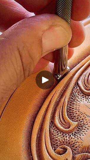 Leather Tooling Patterns For Beginners, Leather Tooling Patterns Printable, Tooled Leather Projects, Leather Workshop Ideas, Leatherwork Projects, Leather Artist, Hippie Cowgirl, Artist Bag, Leather Working Patterns