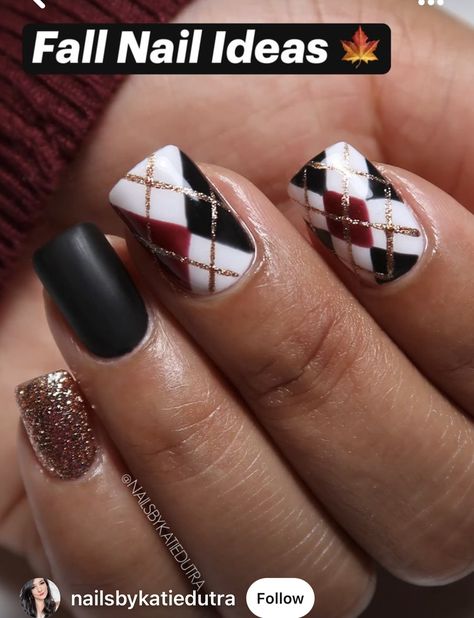 Nail Designs 2022, Argyle Nails, Plaid Nail Designs, Best Nail Designs, Rose Nail Art, Summer Nail Art, Plaid Nails, Fall Acrylic Nails, Red Nail Designs