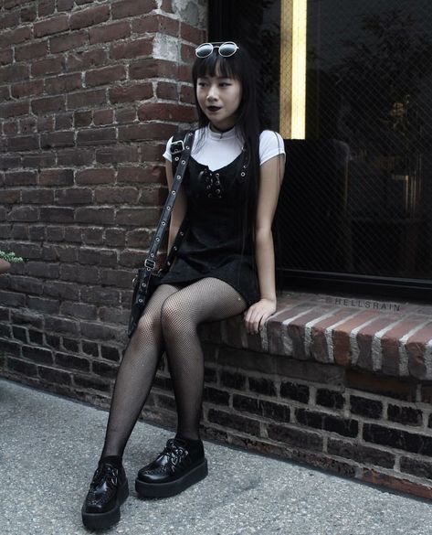 Entp Style, Rocker Chic Outfit, Asian Goth, Dark Dresses, Fashion Top Outfits, Outfit Plan, Dark Grunge, Punk Vintage, Witch Outfit