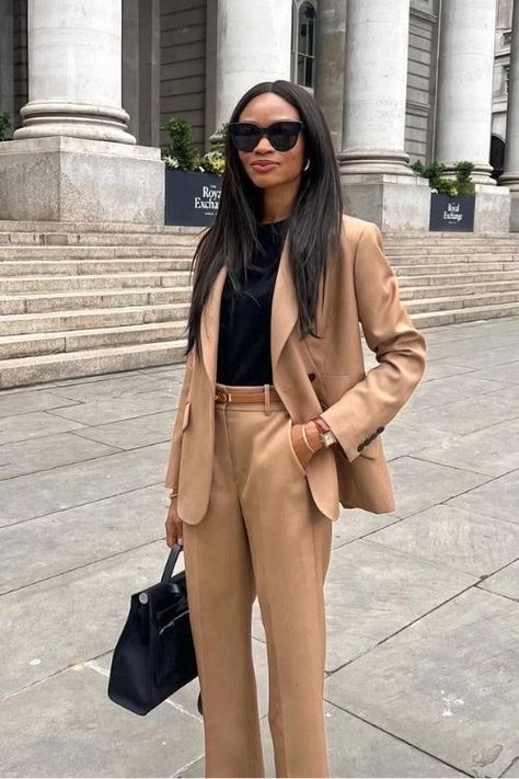 Camel Suit Women, Casual Outfits For Autumn, Fall Outfits Work, Work Outfits Business Casual, Fall Office Outfits, Outfits For Autumn, Fall Work Outfits, Yellow Mini Skirt, Camel Blazer