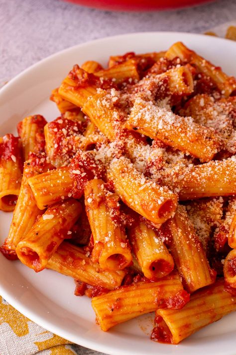 Amatriciana Recipe, Pasta All Amatriciana, Amatriciana Sauce, Pasta Amatriciana, Best Ina Garten Recipes, Pasta Italy, Classic Italian Pasta, All Amatriciana, Dinner Homemade