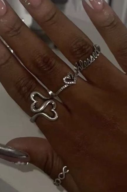 Silver Girly Jewelry, James Avery Rings Aesthetic, Rings Aesthetic Silver, Silver Rings Aesthetic, Silver Jewelry Aesthetic, Chunky Silver Jewellery, Pandora Bracelet Charms Ideas, Xoxo Jewelry, James Avery Rings