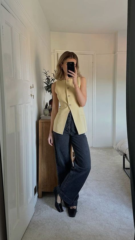 Pantsuit Outfit Casual, Old Money Semi Formal Outfits, Vest Professional Outfit, Basic Elevated Outfits, Over Size Button Down Shirt Outfit, Cute Internship Outfit, Fancy Friday Outfits, Business Student Aesthetic Outfit, Grad Student Aesthetic Outfit