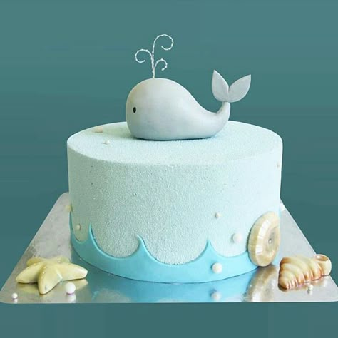 Baby Beluga Birthday Party, Ocean Cakes For Kids, Whale Cake Ideas, Whale Baby Shower Cake, Whale Birthday Cake, Whale Cake, Whale Cakes, Baby Beluga, Boys 1st Birthday Cake