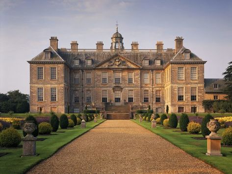 Houses Old Money, Modern English Country, Country Garden Design, Belton House, Old Money House, 19th Century London, Ornate Garden, English Manor Houses, Country Estates