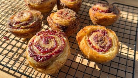 Homemade Raspberry Toaster Strudel Muffins – The Bake Note Strudel Muffins, Cruffin Recipe, Homemade Raspberry Jam, Toaster Strudel, Rough Puff Pastry, Easy Jam, Puff Pastry Filling, Puff Pastry Dough, Recipes Yummy