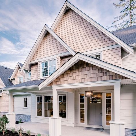 Shaker House Exterior, Shake Siding House, White Craftsman Exterior, Shaker Siding Exterior, Vinyl Cedar Shake Siding, Shiplap Entryway, Siding House, Shaker Siding, Vinyl Shake Siding