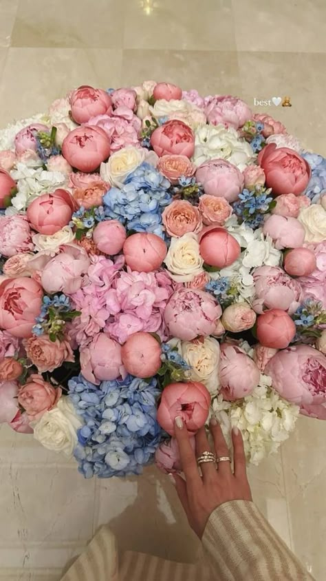 Luxury Flower Bouquets, Boquette Flowers, Nothing But Flowers, Flower Therapy, Beautiful Bouquet Of Flowers, Luxury Flowers, Bouquet Of Flowers, Flower Bouquets, Beautiful Bouquet