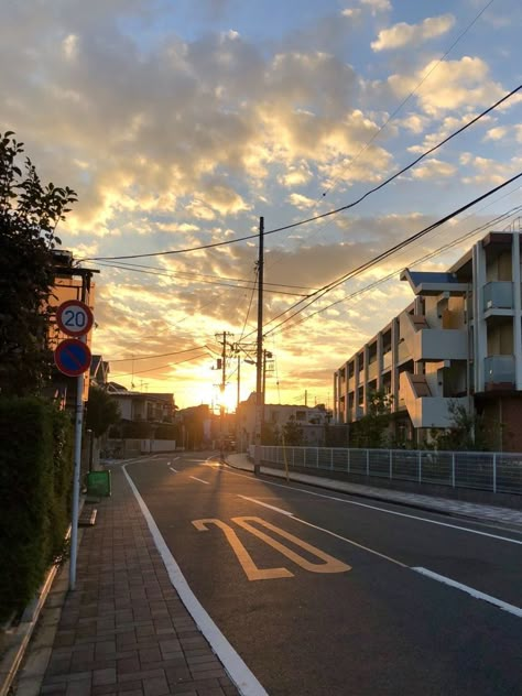 Sunset Street, Gfx Background, Abstract Wallpaper Backgrounds, Pretty Backgrounds, Breathtaking Places, Japanese Landscape, Japan Aesthetic, Aesthetic Japan, Cool Wallpapers Art