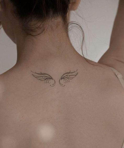 Fairy Wings Tatoos, Female Angel Wings Tattoo, Pretty Angel Wings Tattoo, Wing And Spine Tattoo, Angle Shoulder Tattoo, Fairy Wings Back Of Neck Tattoo, Angel Tattoo For Women Back, Back Of Neck Angel Wing Tattoo, Tattoo Angel Wings For Women