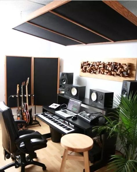 Diy Home Studio, Studio In Casa, Film Composer, Home Studio Desk, Home Recording Studio Setup, Recording Studio Setup, Home Studio Ideas, Home Music Rooms, Audio Studio