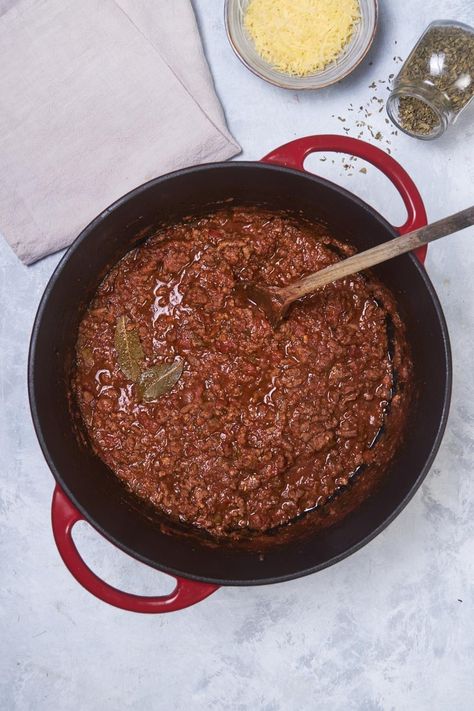 The No Bean Chili Recipe My Family Begs Me To Make Each... No Bean Chili Recipes, Texas Chili Recipe No Beans, Easy No Bean Chili, No Bean Chili Recipe, Ground Beef Diced Tomatoes, Beanless Chili Recipe, Chili No Beans, Texas Chili Recipe, Chili Without Beans