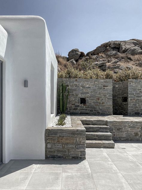 Naxos Villas: Blending Tradition with Naxos’ Natural Slopes Cycladic Interior Design, Cycladic Architecture, Naxos Greece, Sloped Yard, Architecture Competition, Cyclades Islands, Fluid Design, Alicante Spain, Holiday Homes