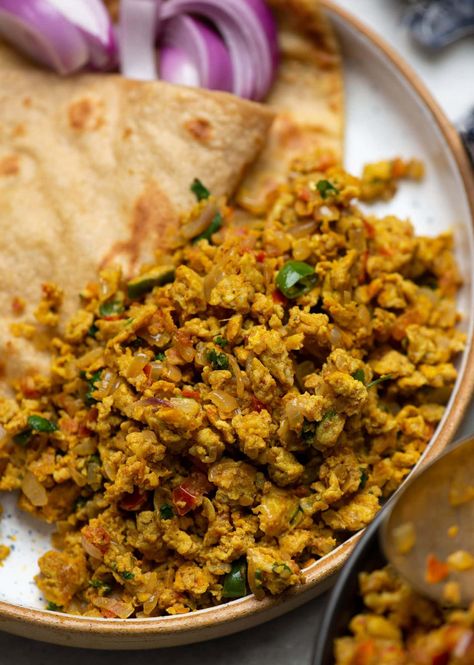 Curried Scrambled Eggs, Scrambled Eggs And Tomatoes, Indian Style Egg Recipes, Indian Scrambled Eggs, Veggie Scrambled Eggs, Egg And Onion Recipe, Egg Indian Recipes, Egg Bhurji Recipes, Egg Burji Indian Style