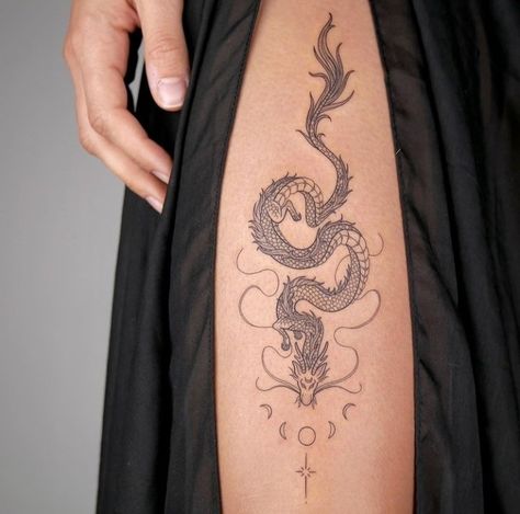 Dragon Tattoo For Women Hand, Hand Tattoos Sleeve, Women Hand Tattoos, Tattoo Bein Frau, Dragon Thigh Tattoo, Tattoos Sleeve, Dragon Tattoo For Women, Dragon Tattoo Designs, Badass Tattoos