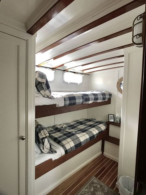 Boat Cabin Interior Ideas, Boat Interior Ideas Cabins, Boat Interior Remodel, Yacht Decor Boat Interior, Sailboat Interior Ideas, House Boat Interior, Yacht Interior Decor, Sailing Yacht Interior, Canal Boat Interior