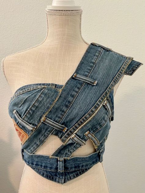 Upcycled Fashion Denim, Denim Deconstruction Fashion, Denim Upcycle Clothing, Upcycled Denim Fashion, Fashion Deconstruction, Reworked Crop Top, Deconstructed Denim, Remake Clothes, Fashion Upcycling