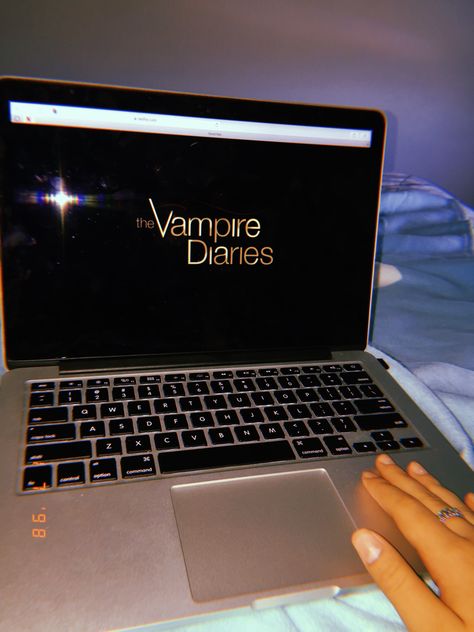 Vampire Diaries Snapchat Story, Reality Shifting Script, Poze Fake, Marathon Party, Stills From Movies, Netflix Aesthetic, Creative Snaps, Books And Flowers, Random Stories