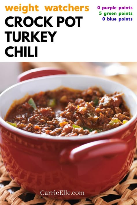 Weight Watchers Crock Pot Turkey Chili - Carrie Elle Weight Watchers Turkey Chili, Crock Pot Turkey Chili, Turkey Chili Recipe Crockpot, Pork Chili Recipe, Weight Watchers Chili, Turkey Chili Recipe Easy, Chili Turkey, Crock Pot Turkey, Turkey Chili Crockpot