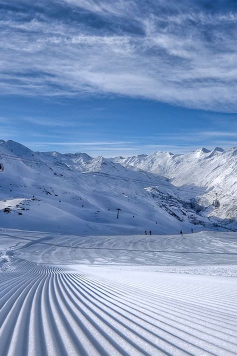 Austria Ski Resort, Skiing In Austria, Ski Resort Aesthetic, Austria Skiing, Ski Austria, Light Meaning, Snow View, Mountains Skiing, Ski Mountains