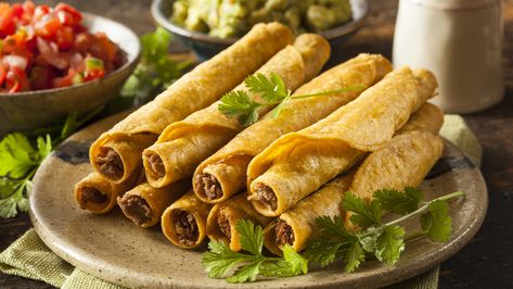 Aldi Shoppers Are In Love With These Frozen Taquitos Homemade Taquitos, Rolled Tacos, Beef Taquitos, Recetas Air Fryer, Baked Taquitos, Taquitos Beef, Makanan Cepat Saji, Tacos Mexicanos, Taquitos Recipe