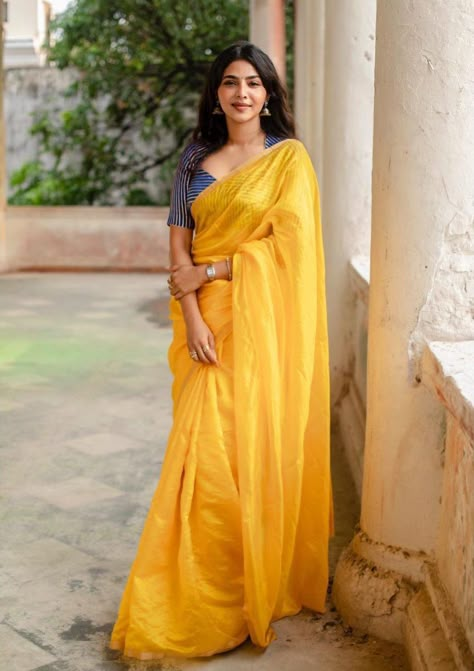 Lakshmi Sarees, Aishwarya Lakshmi, Aishwarya Lekshmi, Saree Blouse Styles, Saree Looks, Simple Saree Designs, Blouses Designs, Saree Poses, Indian Saree Blouse