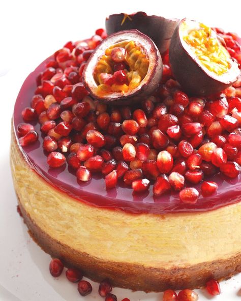 Vanilla, Nutmeg & Cardamom Cheesecake with Pomegranate Jelly — Dine with Dina Cardamom Cheesecake, Pomegranate Cardamom Apple Pie, Chocolate Pomegranate Cake, Cheesecake Pomegranate, Pistachio Pomegranate Cake, Salad Pomegranate Seeds Goat Cheese, Unique Cheesecake Recipes, Pomegranate Dessert, Pomegranate Jelly