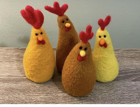 Chickens Cute, Easter Chickens, Felt Easter Crafts, Needle Felted Easter, Easter Magic, Needle Felting Tutorial, Felting Diy, Needle Felting Ideas, Chicken Crafts