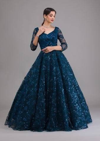 Evening long gowns ideas Net Gown Designs Latest, Net Frocks For Women, Peacock Blue Gown, Gown Party Wear Reception Dresses, Net Gown Designs, Wedding Frock Designs, Gowns Dresses Indian Receptions, Bday Dresses, Gowns Dresses Indian