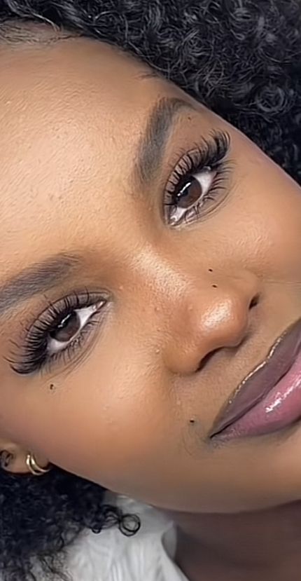 Black Women Lash Extensions, Lash Extension Almond Eyes, Natural Open Eye Lash Extensions, Natural Lash Extensions Small Eyes, Natural Set Lashes, Sultry Lash Extensions, Almond Eyelash Extensions, Natural Lash Extensions Almond Eyes, Natural Eyelash Extensions Black Women