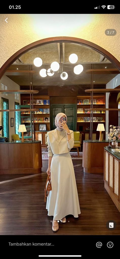 Ootd Dress Hijab Casual, Hijab Smart Casual Outfit, Ootd Rok Satin, White Dress For Hijab, Formal Look Hijab, Outfit Hari Raya Idul Fitri, Selempang Wisuda Aesthetic, Hijab Kondangan Outfit, Outfit Formal Hijab