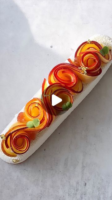 Nour Kandler on Instagram: "Mixed peaches & vanilla ❤️  > Whipped vanilla ganache > Vanilla financier  > Mixed peaches confit > Pâte sucrée  > Fresh mixed peaches   With a little feminine floral touch 🥰 . . . #entremet #pastryaddict #peaches #pêche #confit #frenchpatisserie #pâtisserie #pastrychef #eatinginlondon #peachflower #summerdessert" Peach Entremet, Vanilla Ganache, French Patisserie, Peach Flowers, Pastry Chef, Summer Desserts, Mini Cakes, Peaches, Pastry