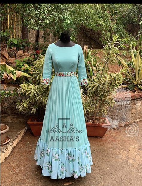 Dress Style Pakistani, Frock For Teens, Long Kurti Design, Gown Dress Party Wear, Maxi Pattern, Frocks And Gowns, Umbrella Design, Designer Anarkali Dresses, Long Frock Designs