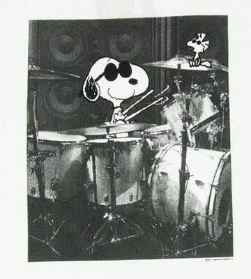 Snoopy on the drums! Drummer Quotes, Sally Brown, Drums Art, Snoopy Dog, Playing Drums, Drum Music, Drum Sets, 2160x3840 Wallpaper, How To Play Drums