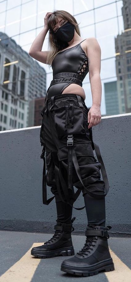 Future Tech Outfit, Cyberpunk Jacket Female, Gothic Cyberpunk Outfit, Cyberpunk Pants Female, Scifi Outfit Aesthetic, Urban Cyberpunk Fashion, Cyberpunk Womens Fashion, Cyberwear Fashion Women, Dark Cyberpunk Aesthetic Fashion