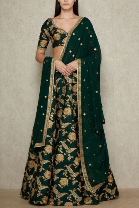 lehenga #lehenga #lehenga #jacket Sabyasachi Lehenga Cost, Sabyasachi Wedding Lehenga, Banaras Lehenga, Trendy Outfits Skirts, Sabyasachi Lehenga Bridal, Sabyasachi Bridal, Lehenga Bridal, Sabyasachi Lehenga, Bridal Lehenga Choli