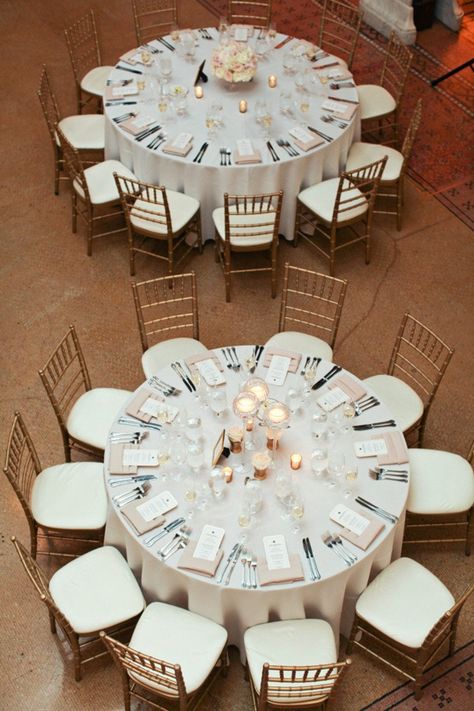 I like the difference in centerpieces between these two tables. (via Style Me Pretty, Illinois) Round Table Settings, Wedding Table Layouts, Round Wedding Tables, Wedding Top Table, Round Table Decor, Weddings By Color, Table Designs, Event Table, Wedding Dress Pictures