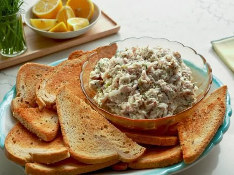 Whitefish Dip Smoked Whitefish Dip, Whitefish Dip, Bagel Chips Recipe, Toast Points, Fish Dip, Black Bean Hummus, Bean Hummus, Bagel Chips, Dipping Sauces