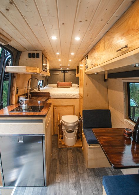 This Sprinter van conversion from Freedom Vans has the ultimate layout! Click for more photos of this awesome build. #van #vanlife #sprinter #vanconversion #convertedvan #smallspace #tinyhouse #tinyhome #homeonwheels #interior #homedecor #design #camper #campervan Cozy Van, Van Conversion Layout, Vintage Camper Interior, Camper Van Ideas, Bus Living, Kombi Home, Sprinter Van Conversion, Adventure Van, Van Conversion Interior