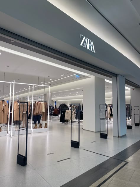 Zara Interior Design, Zara Store Design, Zara Store Interior, Shopping Astetic, Zara Interior, Zara Retail Design, Zara Interior Store, Zara Store Aesthetic, Abaya Store Interior Design