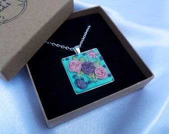 Hand embroidered flower necklace #handembroidery #floralembroidery #flowersembroidery #laizydaisystitch #embroiderypendant Hand Embroidered Jewelry, Leeds England, Pink Pendant, Embroidered Jewelry, Embroidered Rose, Daisy Necklace, Rose Pendant, Pink Daisy, Embroidered Hats